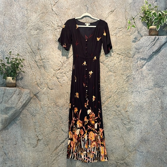 Billabong dress, XS. Black, floral details. Maxi dress. Excellent condition. - Picture 1 of 4